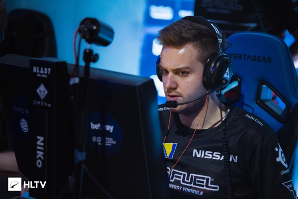 球压好球带 球压好球带